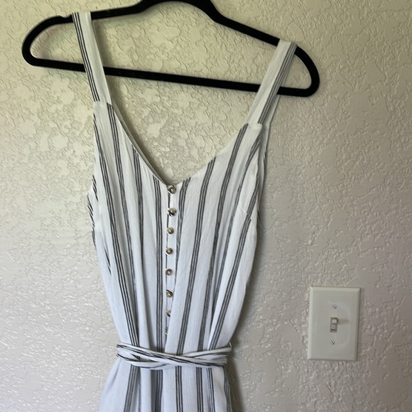 American Eagle Outfitters size S jumpsuit. - Picture 3 of 3